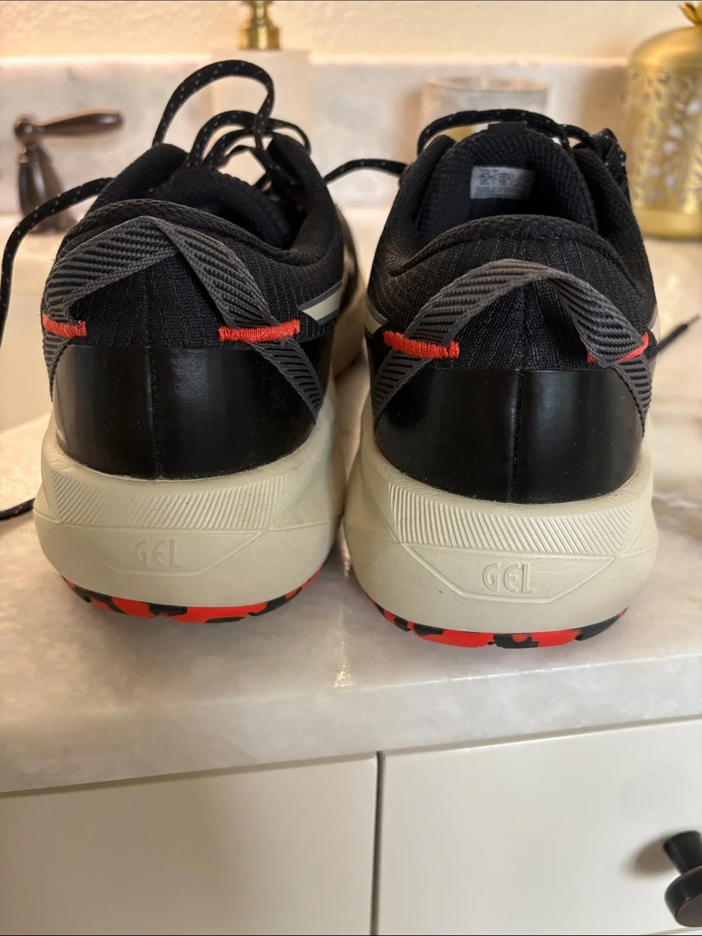 ASICS Men's Black Running Shoes gel-venture 11 size 10.5